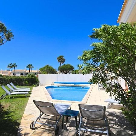 Spacious Vilamoura Villa 4 Bedrooms Villa Amendoeira Table Tennis Great Pool Area Quarteira Exterior photo