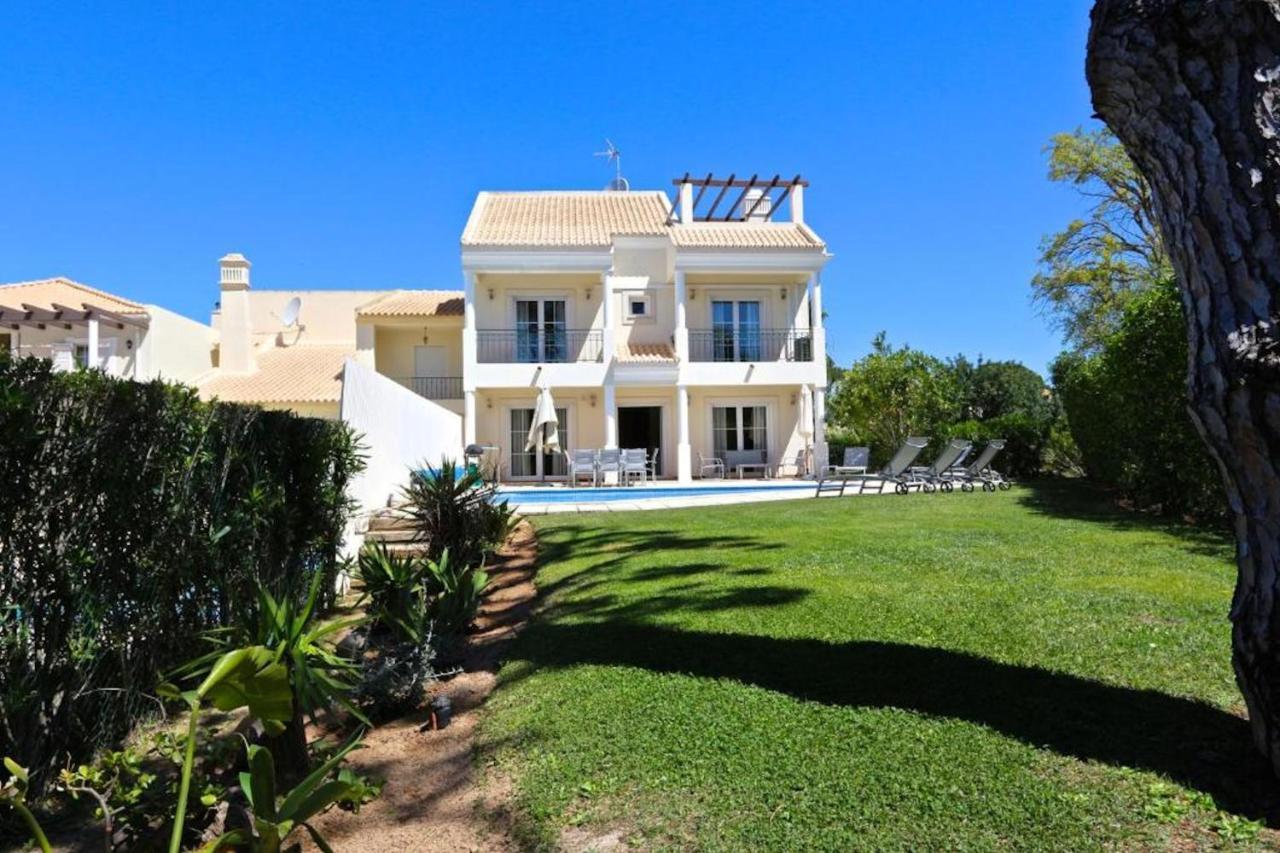 Spacious Vilamoura Villa 4 Bedrooms Villa Amendoeira Table Tennis Great Pool Area Quarteira Exterior photo