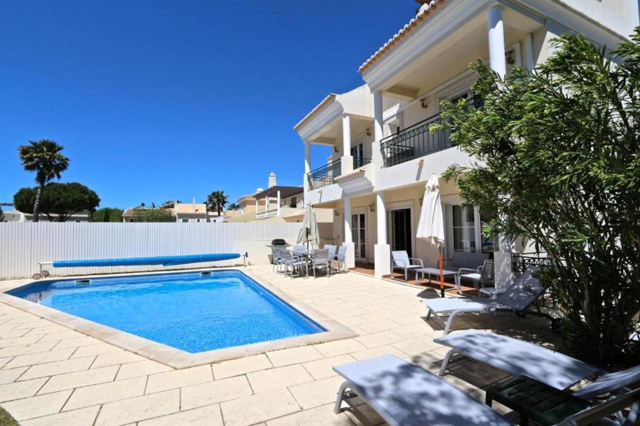 Spacious Vilamoura Villa 4 Bedrooms Villa Amendoeira Table Tennis Great Pool Area Quarteira Exterior photo